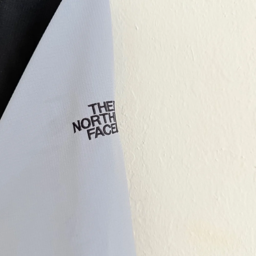 The North Face Men's Black/Gray Company “Vaxart” Jacket Size Large